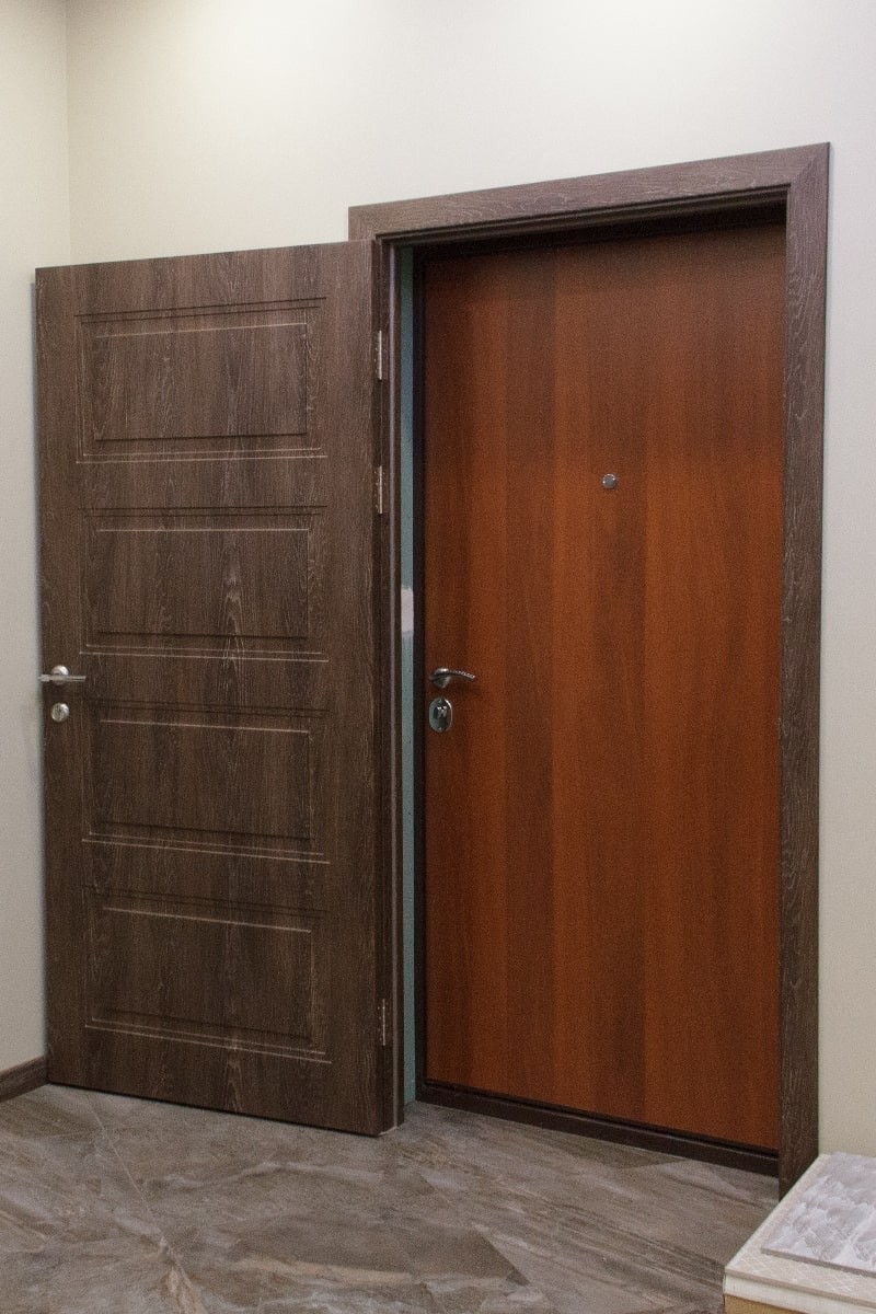 Выбор деревянной двери