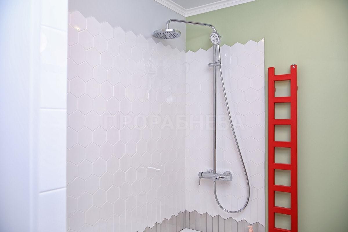 Сэкономьте на ремонте ванной, укладывая плитку только в самых мокрых зонах